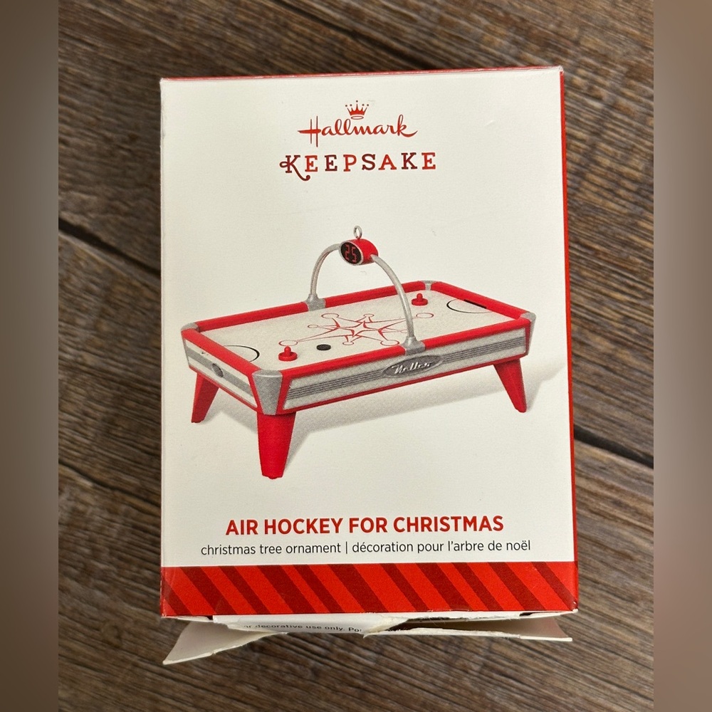 2014 Hallmark Ornament Air Hockey